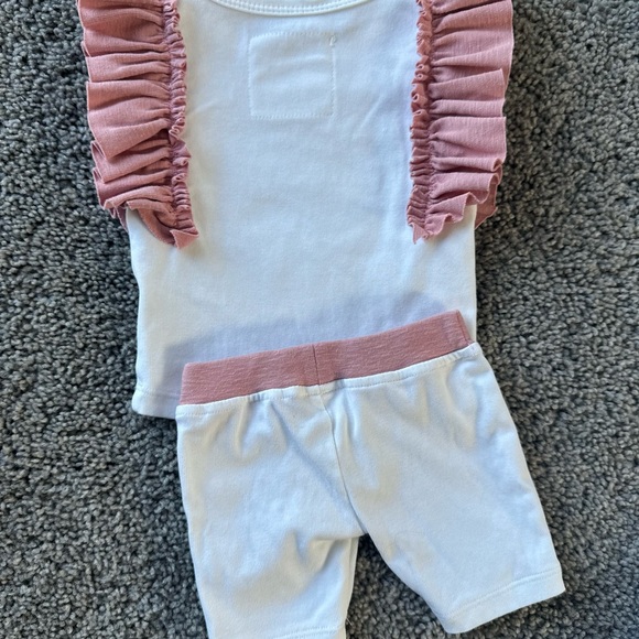 White and Pink Ruffle Baby girl set - Hanna Kay sz. 3m $19 - Picture 2 of 3